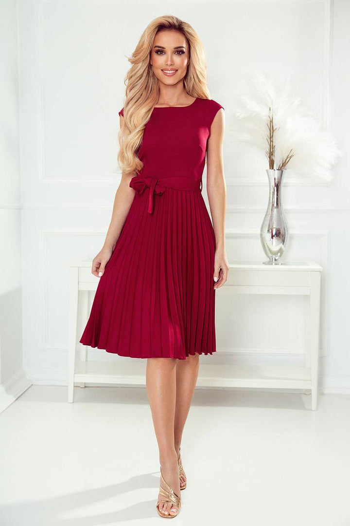 Numoco 311-11 LILA Pleated dress with short sleeves - color burgundy