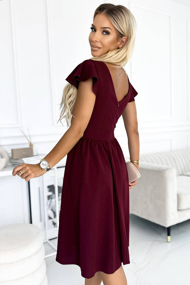 Numoco 425-4 MATILDE Dress with a neckline and short sleeves - Burgundy color