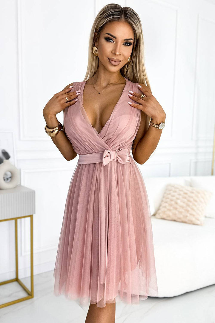 Numoco Basic 523-1 Tulle dress with a neckline and bow - dirty pink-Shangri-La Fashion