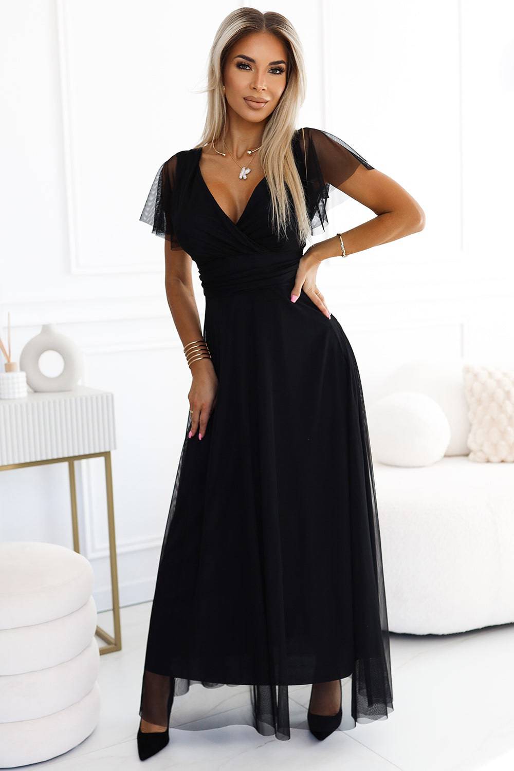 Numoco Basic 562-3 NASTIA Long dress with neckline and short sleeves - black-Shangri-La Fashion