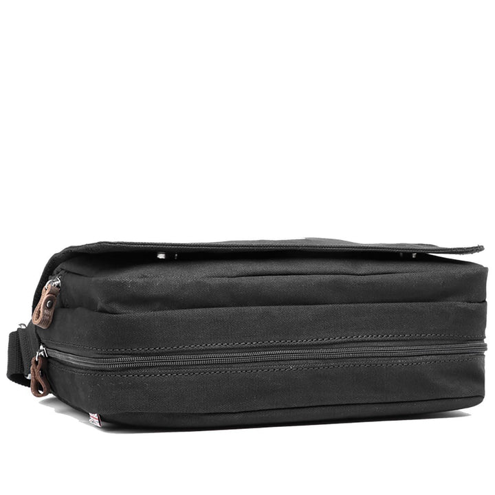 L1577 Troop London Classic Messenger Bag (Medium)