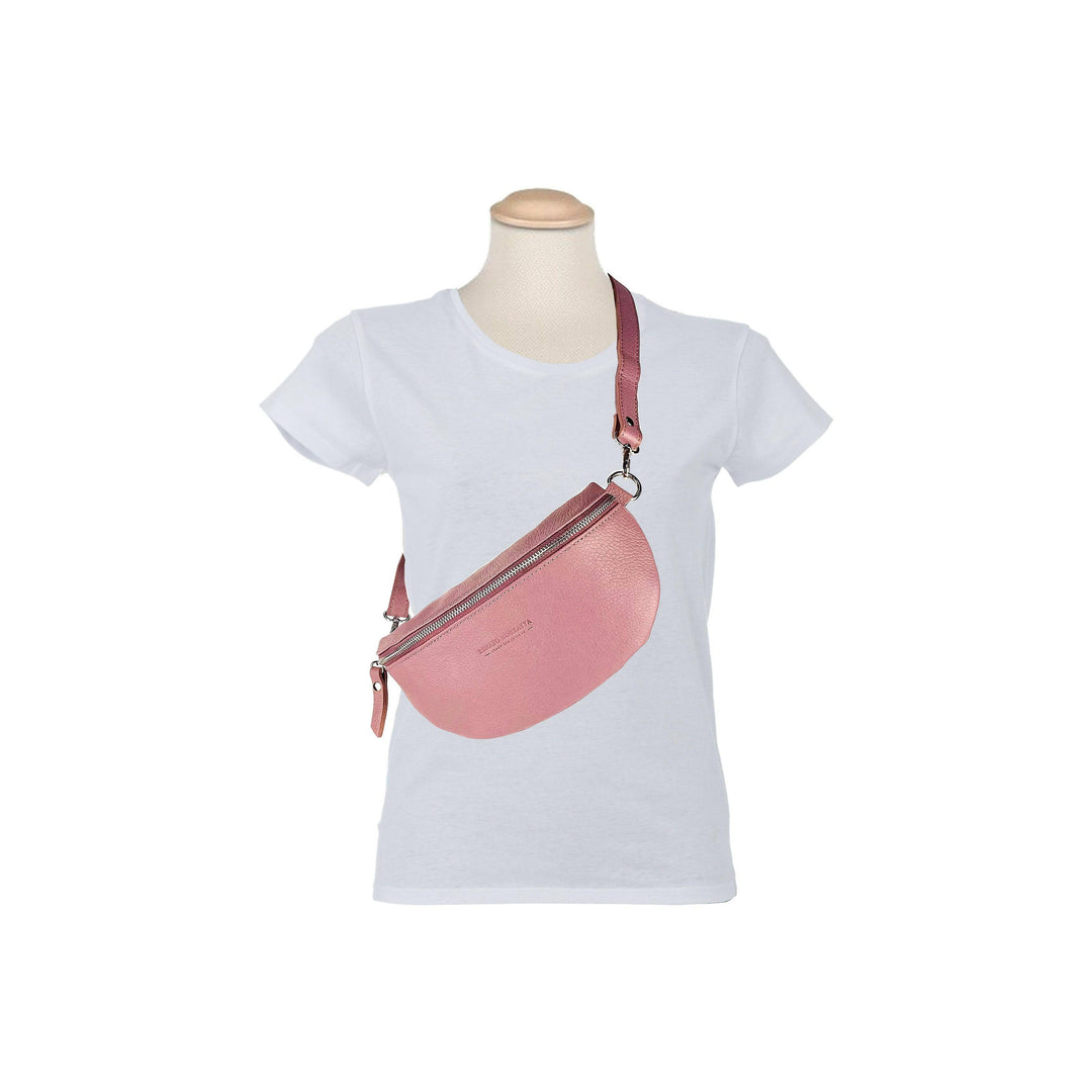 RB1015AZ | Waist bag with removable shoulder strap. Attachments with shiny nickel metal snap hooks - Antique pink color