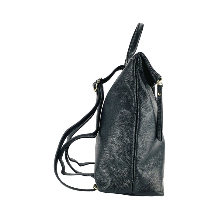 RB1021A | Soft women's backpack in genuine leather with adjustable shoulder straps. Zipper and accessories in shiny gold metal - Black color-3