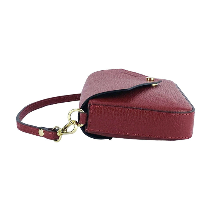 RB1023V | Small Shoulder Bag with Removable Chain Shoulder Strap in Genuine Leather Made in Italy. Closing flap. Polished Gold metal accessories - Red color - Dimensions: 22 x 12 x 3 cm-3