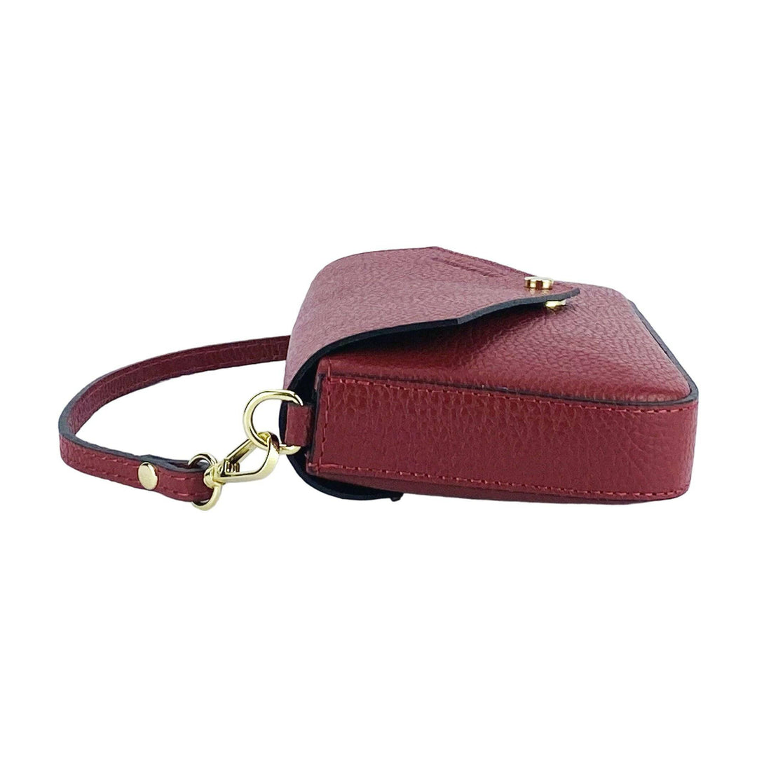 RB1023V | Small Shoulder Bag with Removable Chain Shoulder Strap in Genuine Leather Made in Italy. Closing flap. Polished Gold metal accessories - Red color - Dimensions: 22 x 12 x 3 cm-Shangri-La Fashion